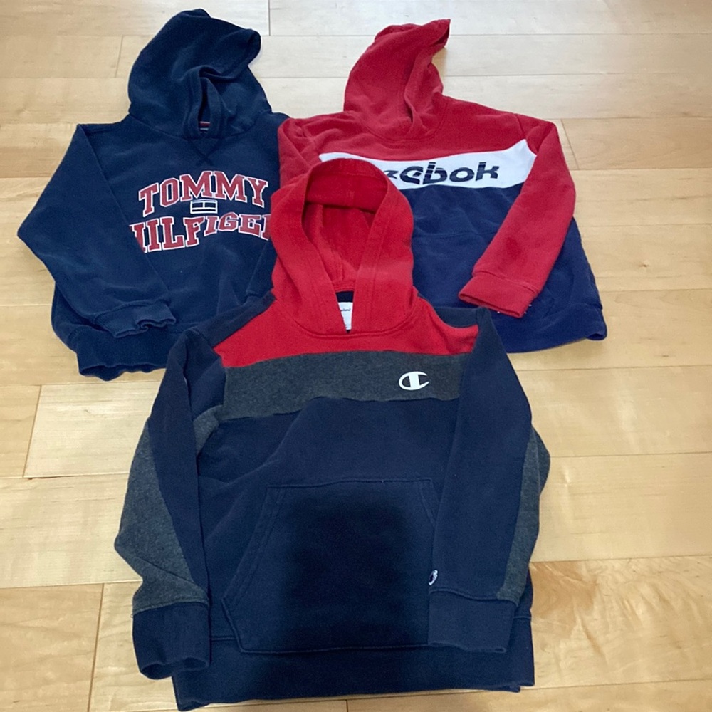 Boys (7-8) 3 pieces hoodie.